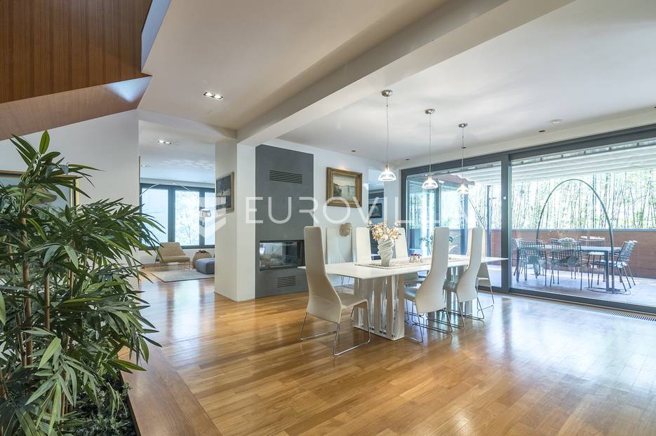 Tuškanac luksuzna obiteljska vila 640m2 s bazenom - cover