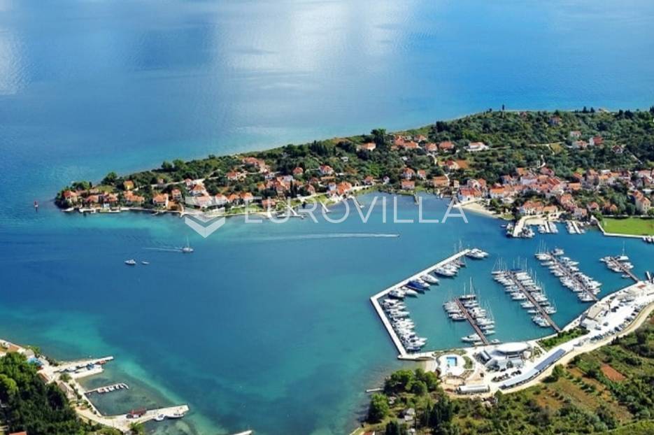Zadar, otok Ugljan, građevinsko zemljište površine 1015 m2 uz more - cover