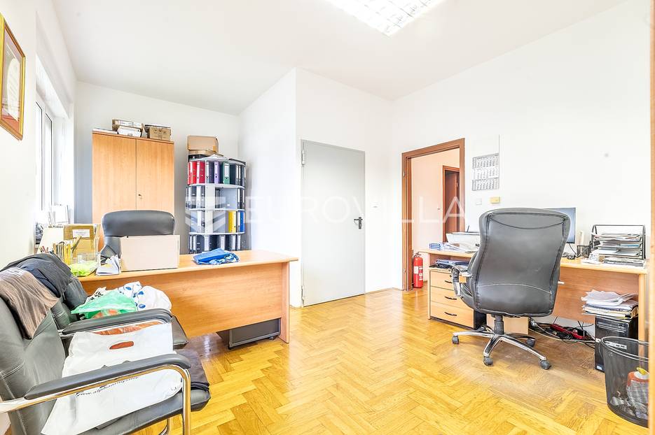 Zagreb, Špansko funkcionalan troiposoban stan 67 m2 - cover