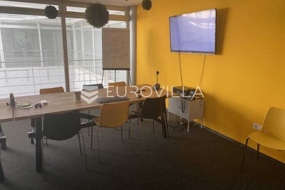 Dubrava, poslovni prostor za zakup 550 m2 u poslovnoj zgradi novije gradnje - cover