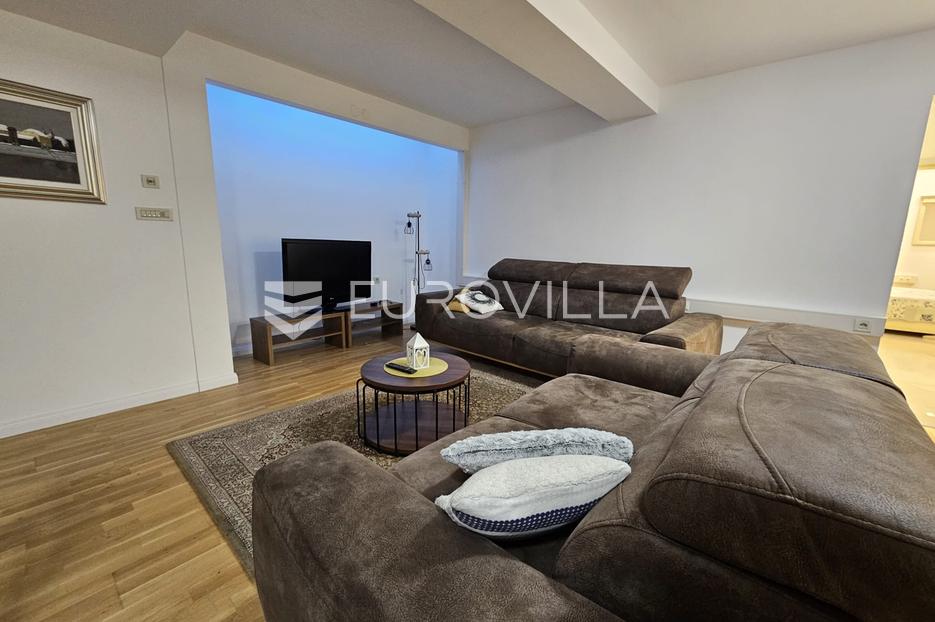 Kastav, Rešetari, prostran trosoban stan s okućnicom NKP 99 m2 - cover