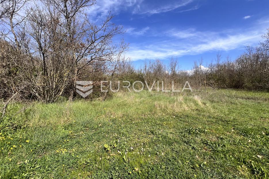 Istra, Loborika - 2796 m2 zemljišta uz prometnicu - cover