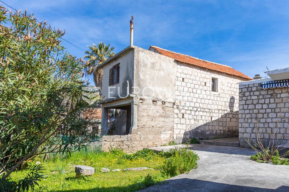 Čiovo, Okrug Gornji dvije kamene kuće za rekonstrukciju - cover