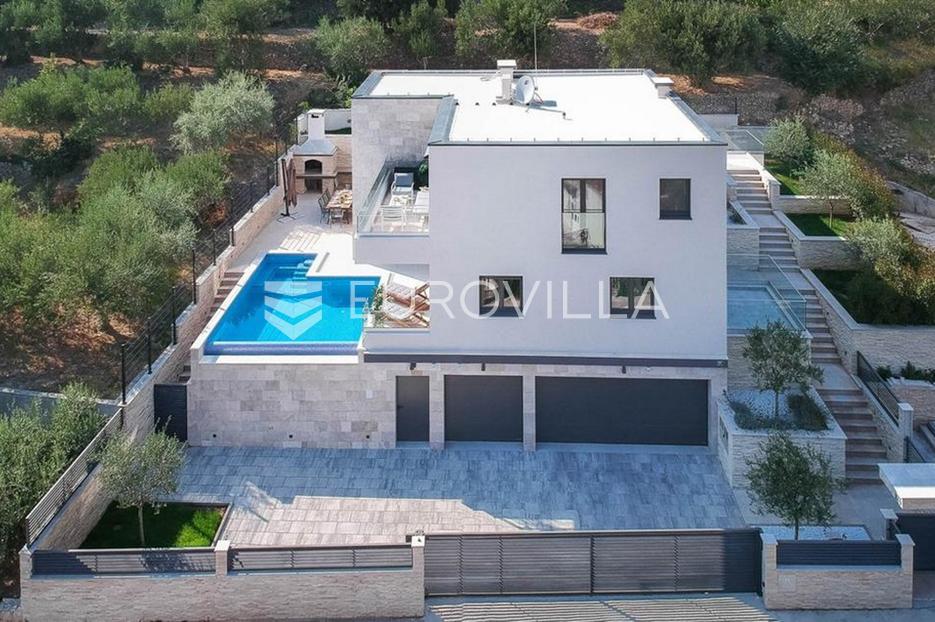 Split, Žrnovnica, villa s bazenom na mirnoj lokaciji - cover