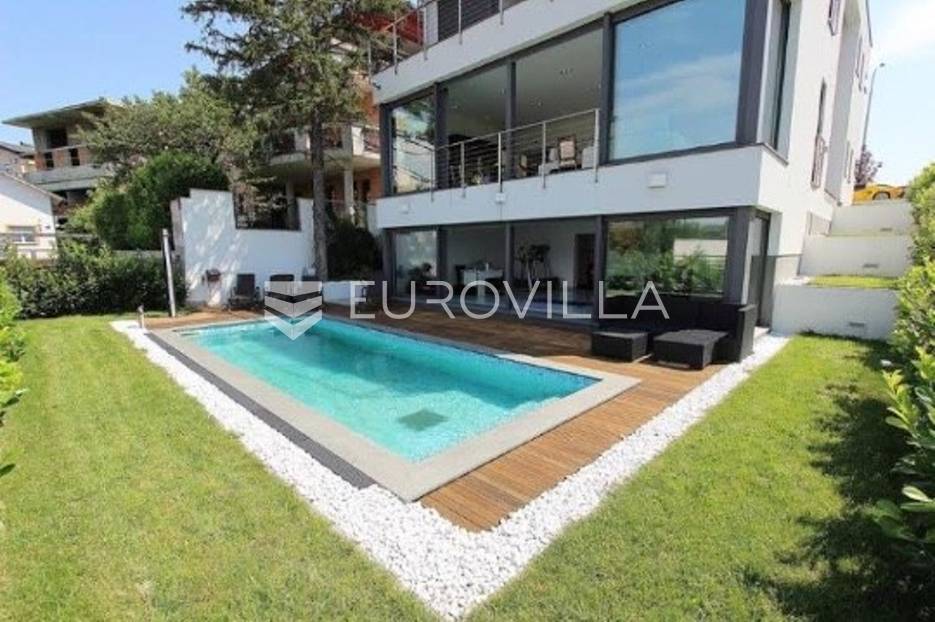 Pantovčak luksuzna obiteljska vila najam - cover