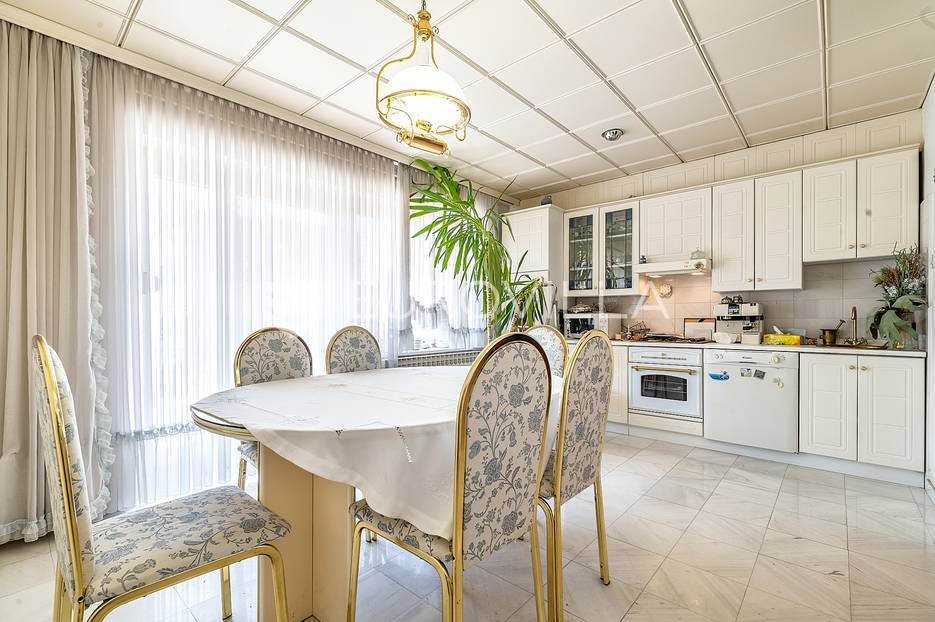 Zagreb, Vinogradska obiteljska kuća NKP 160 m2 + garaža - cover