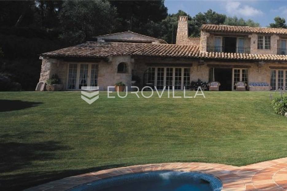 Korčula zemljište 31.700m2 za gradnju vile - cover