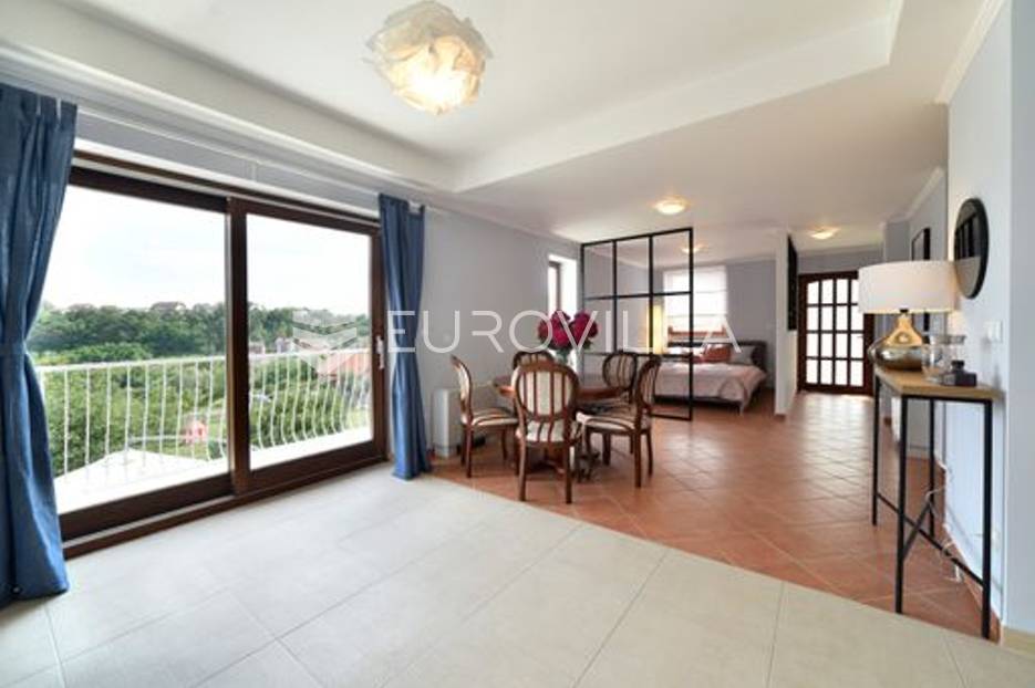 Gornje Vrapče prekrasna obiteljska kuća 180m2 sa bazenom - cover