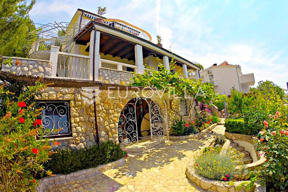 Omiš, Čelina, predivna vila od 291 m2 s pogledom na more - cover