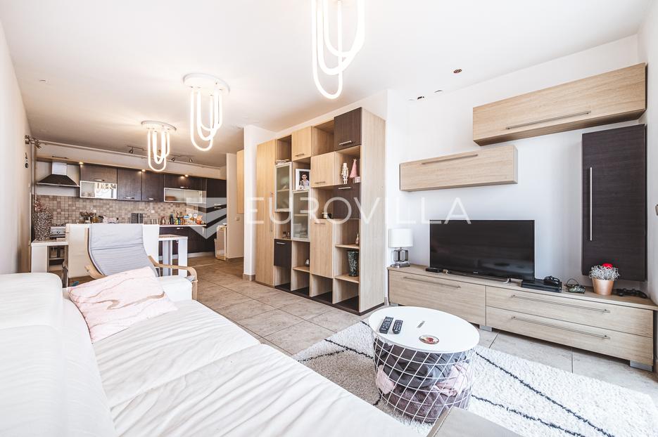 Zagreb, Rudeš, trosoban stan NKP 75,22 m2 + garaža - cover