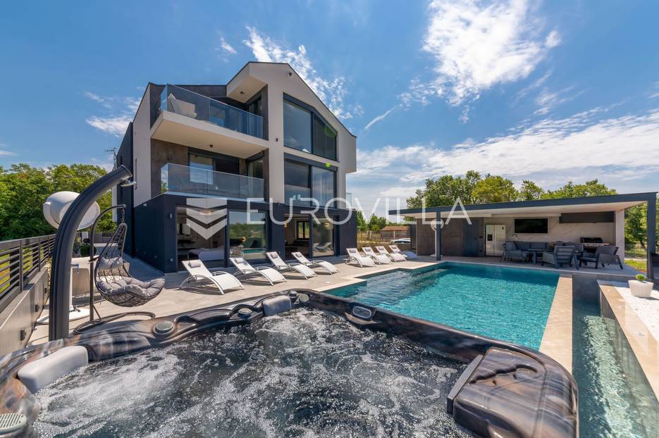 Istra, Funtana, ekskluzivna vila prvi red do mora - cover