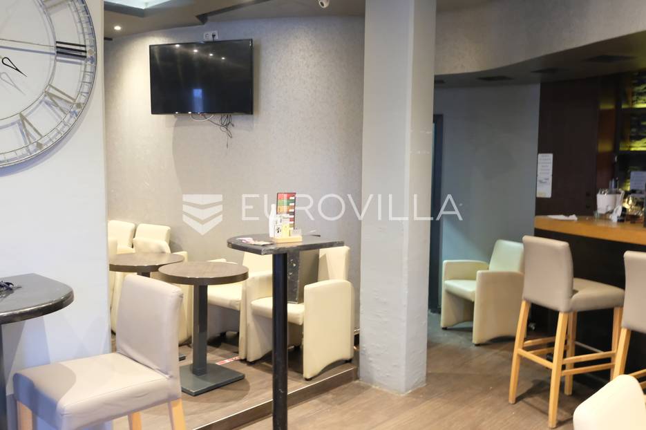 Siget, prekrasan ulični lokal - caffe bar, INVESTICIJA - cover