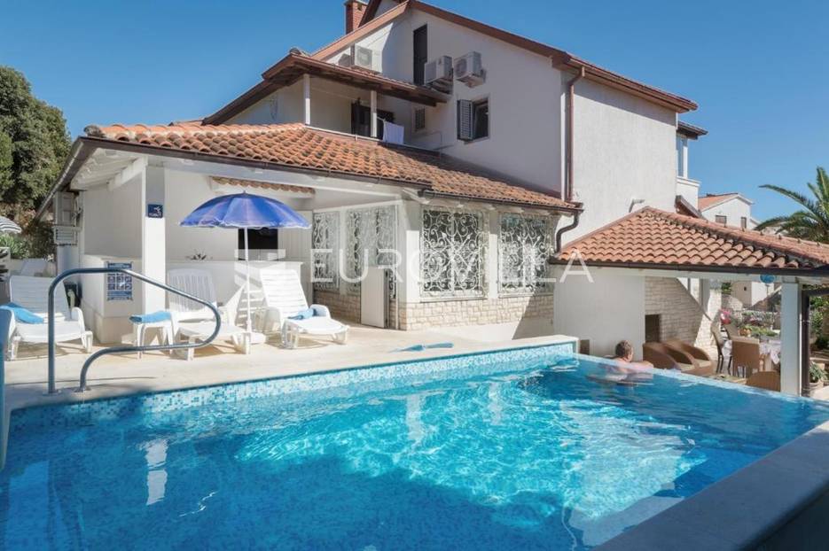 Pula, Pješčana Uvala samostojeća kuća na odličnoj lokaciji - cover