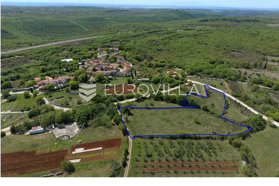 Istra, Kanfanar, građevinsko zemljište, NKP 8599 m2 - cover