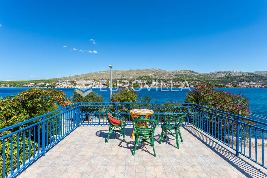 Šibenik, Grebaštica, kuća prvi red do mora, NKP površina 194 m2, parcela 494 m2 - cover