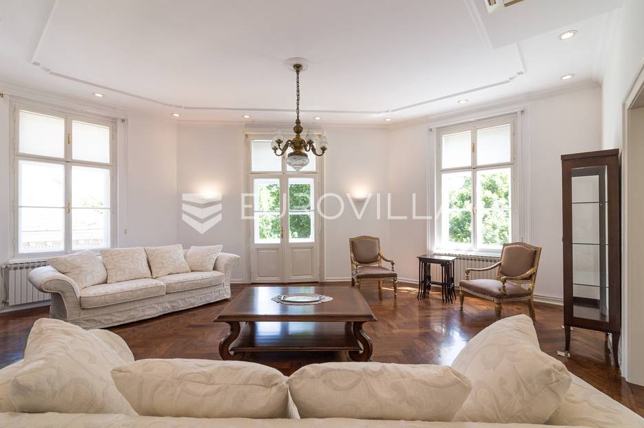 Zrinjevac luksuzno uređen četverosoban stan 180m2 + parking - cover