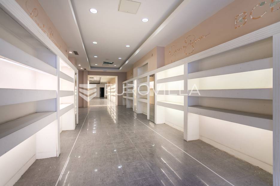 Zagreb, strogi centar, ulični poslovni prostor 208,95 m2, TOP lokacija - cover