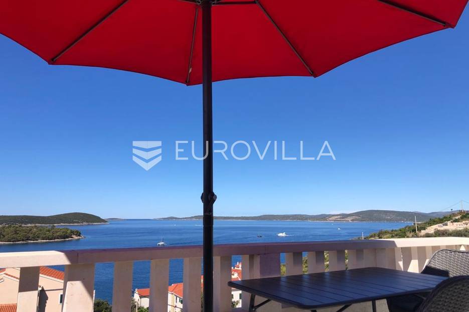 Šolta, Maslinica prekrasni apartmani s pogledom - cover