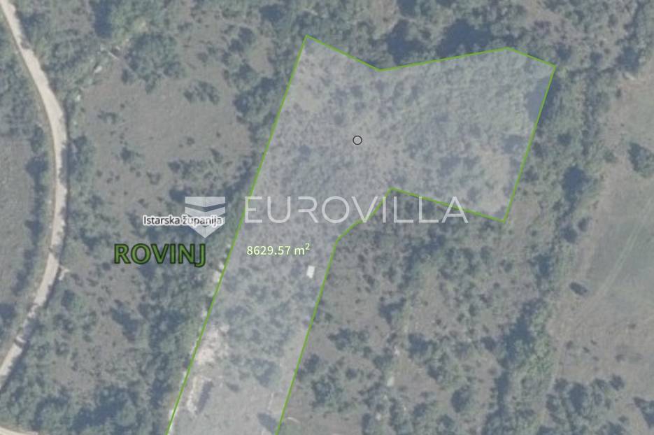 Rovinj, Poljoprivredna zemljišta sa upisanim objektom 30m2, sveukupne veličine 8020 m2 - cover