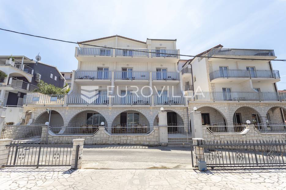 Trogir, prekrasan hotel 2.408,84m2 sa pogledom na more - cover