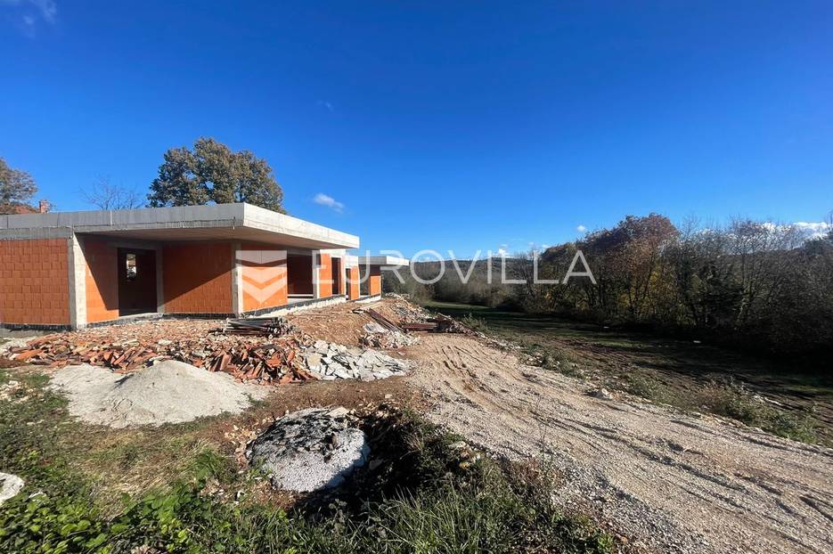 Istra, Tinjan, dvojna kuća sa bazenom, PRILIKA! - cover