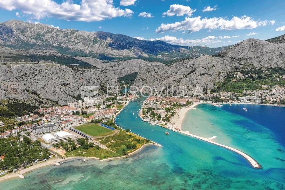 Omiška rivijera, prodaje se kuća u izgradnji roh-bau, 250 m od mora. - cover