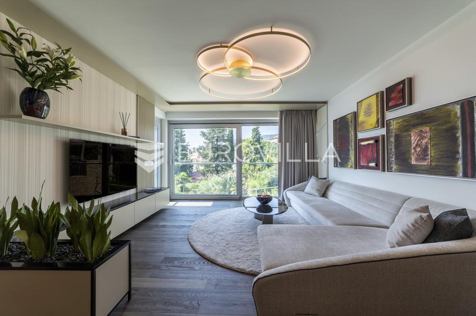 Opatija, Centar, luksuzan stan u prvom redu do mora - cover