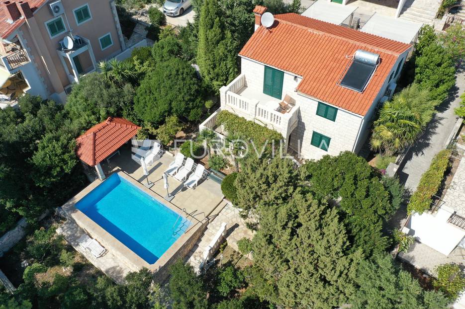 Korčula, lijepa dalmatinska kuća uz more s bazenom - cover