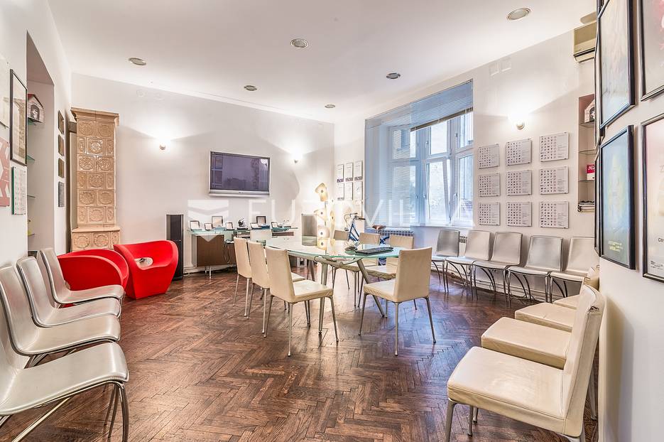 Ilica, strogi centar, pješačka zona, poslovni prostor na 1. katu 254 m2 - cover