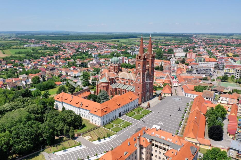 Đakovo, Centar, atraktivan poslovni prostor 114 m2 - cover