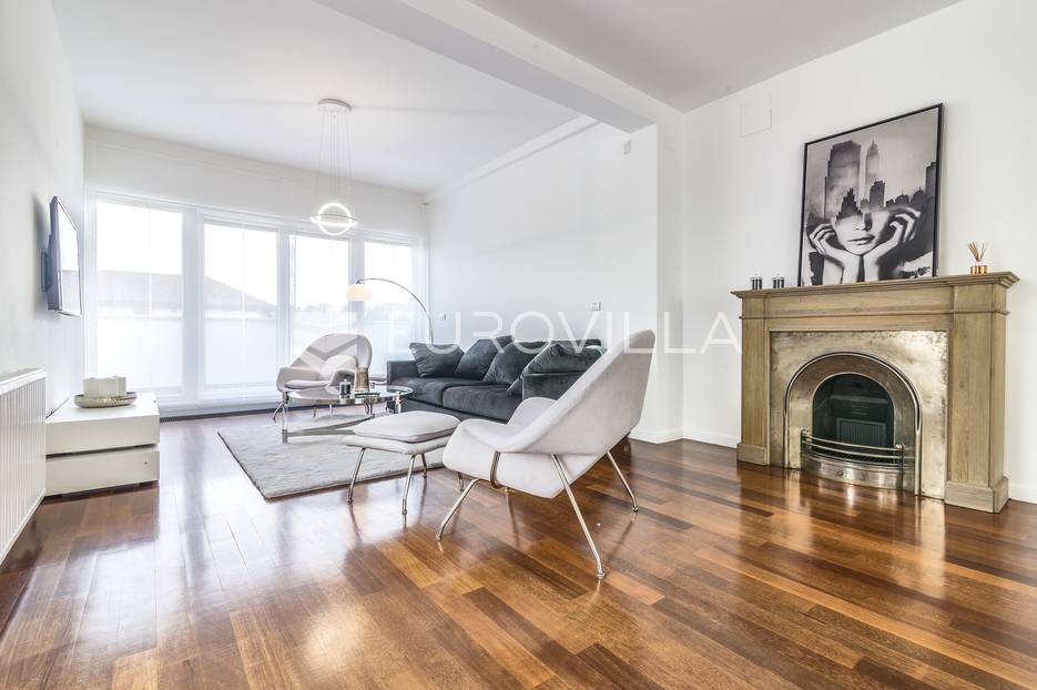 Pantovčak četverosobni penthouse za najam u urbanoj vili na Zelengaju - cover