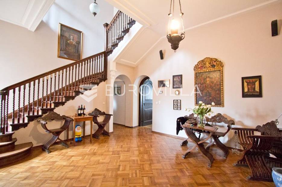 Centar grada, Preradovićeva, dvoetažan stan 250 m2 - cover