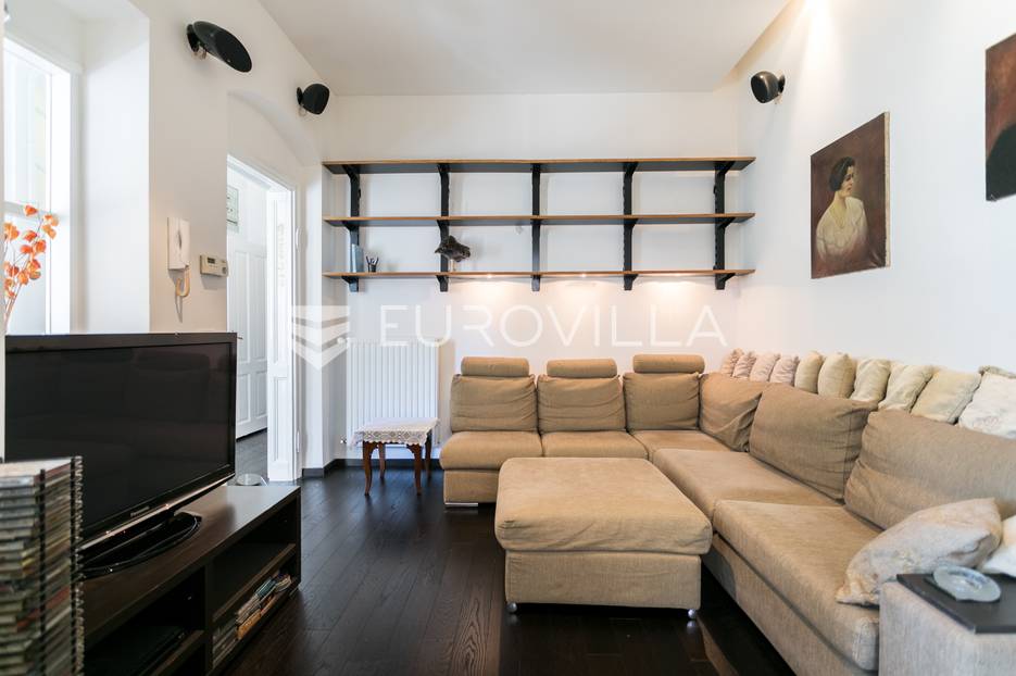 Zagreb, Strogi centar, prekrasan novo adaptiran trosoban stan 108 m2 - cover