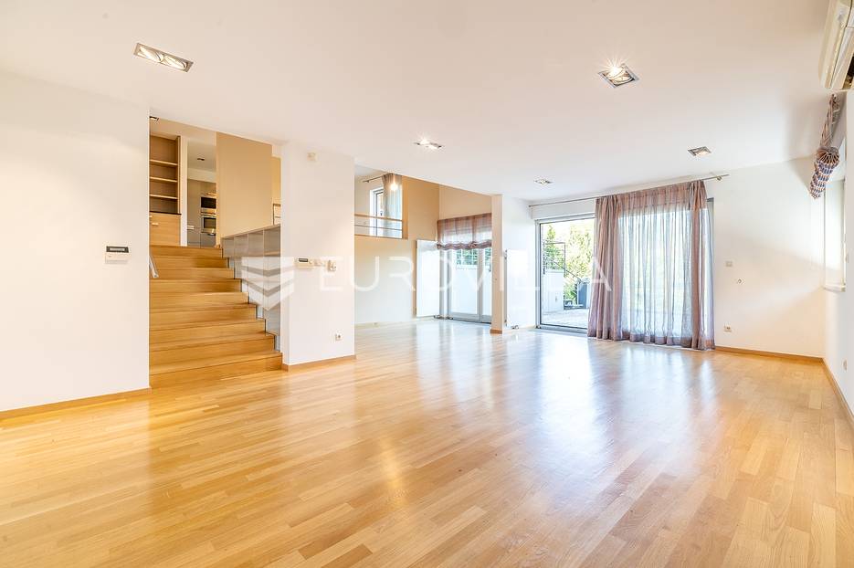 Zagreb, Pantovčak luksuzan četverosoban stan NKP 230 m2 s vrtom i parkingom - cover