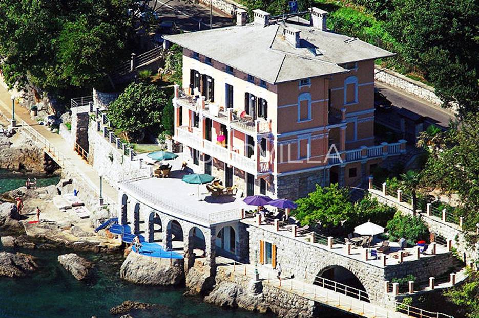 Opatija, Ičići, četverosoban stan, cijelogodišnji najam, 10 m od mora! - cover