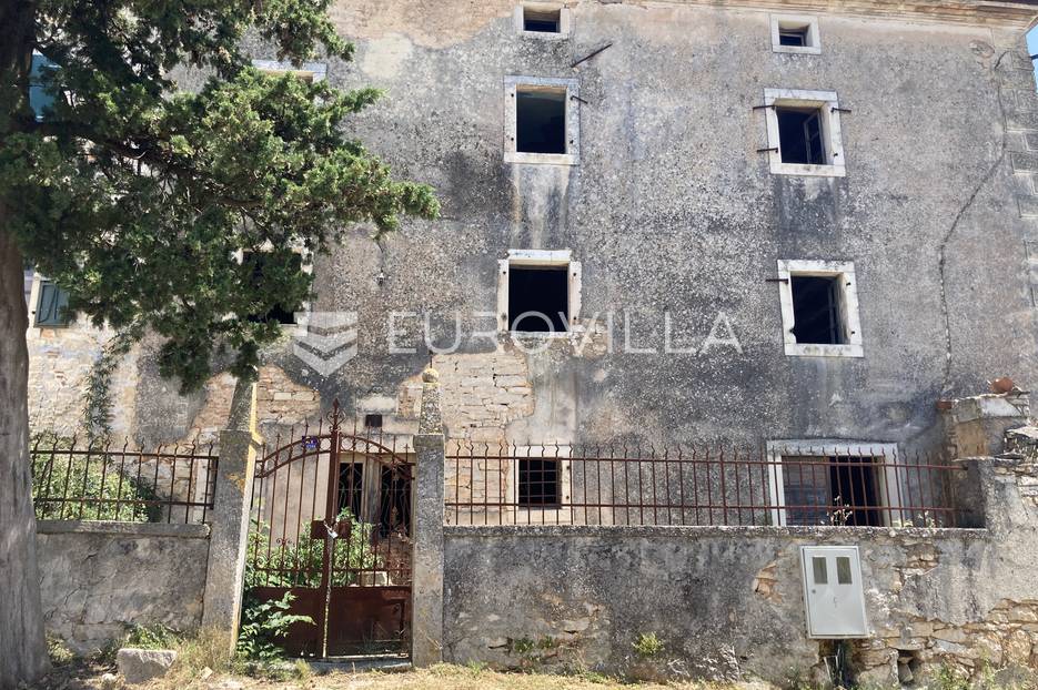 Istra, Puntera, predivna kamena kuća za adaptaciju s pogledom na otok Cres - cover