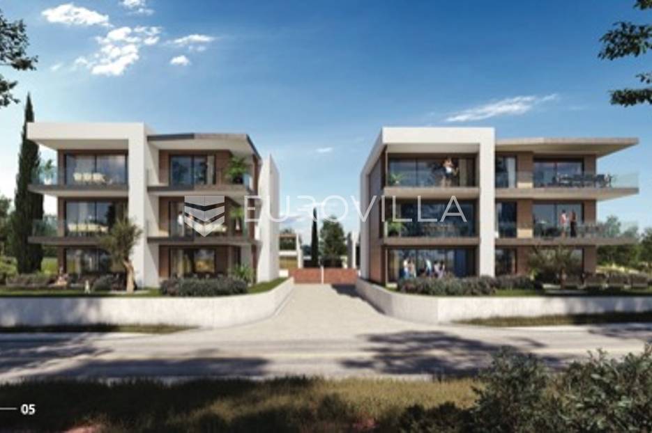 Istra, Umag - Moderan stan s privatnim dvorištem samo 200m od mora - cover