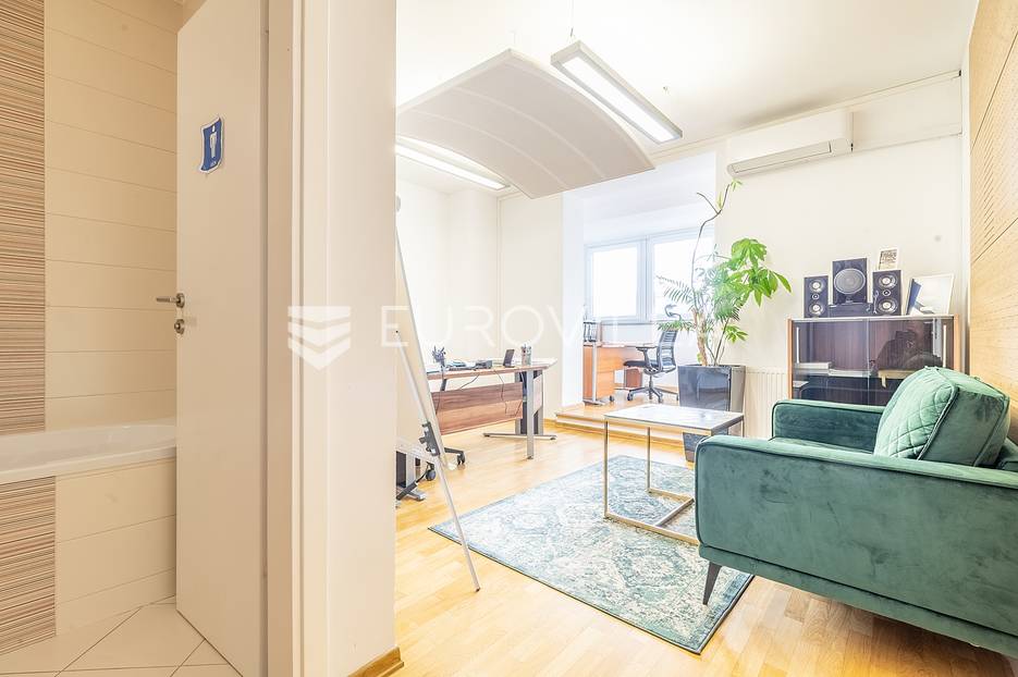 Sveta Nedelja, Strmec, odličan dvoetažan šesterosoban stan NKP 222,48 m2 - cover