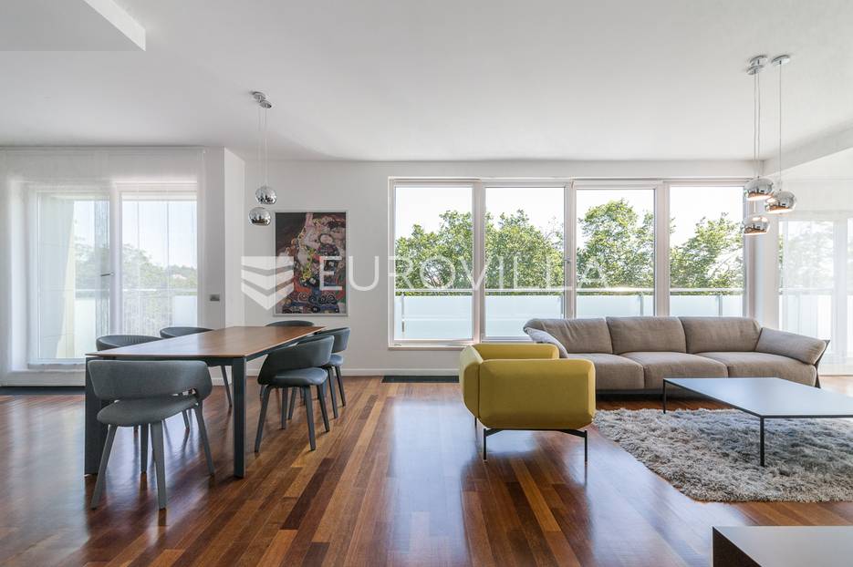 Prekrasan penthouse za najam u urbanoj vili na Zelengaju - cover