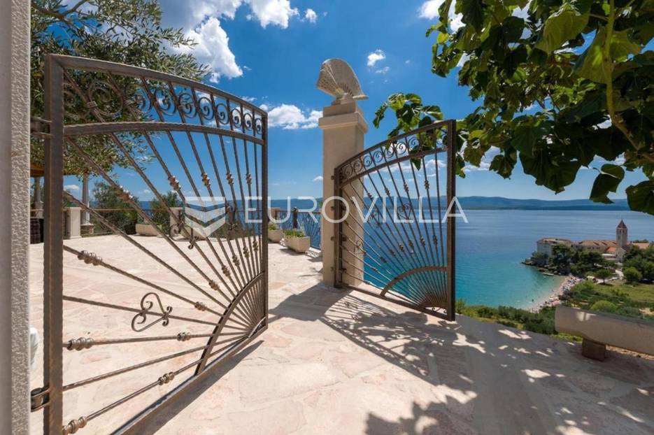 Brač, prekrasna vila na jedinstvenoj lokaciji - cover