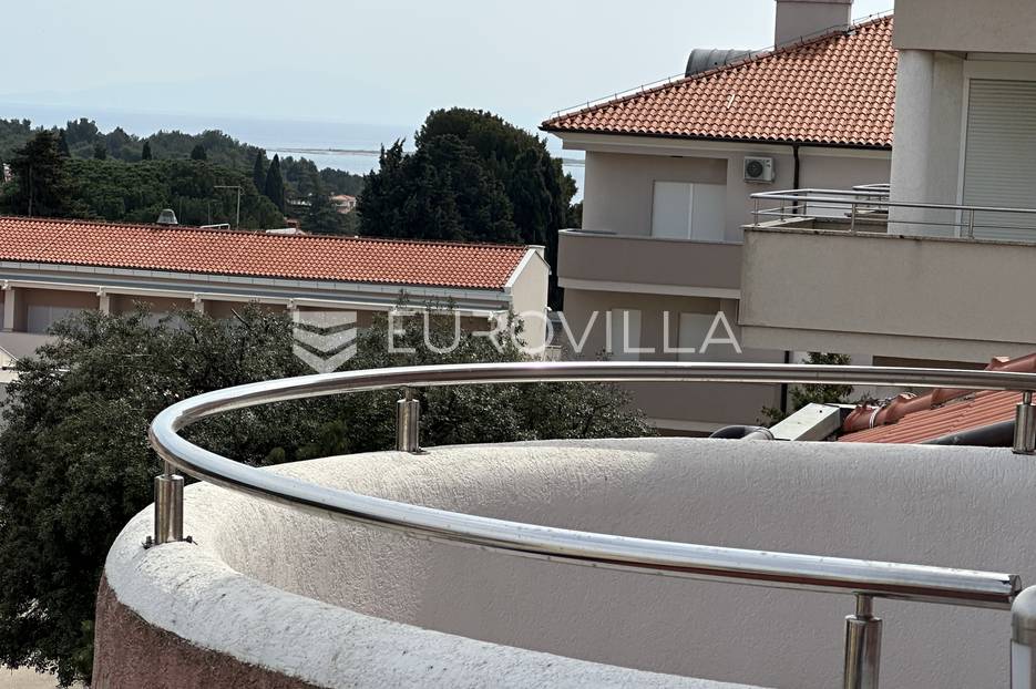 Premantura, dvosoban stan od 73 m2, drugi kat, pogled more - cover