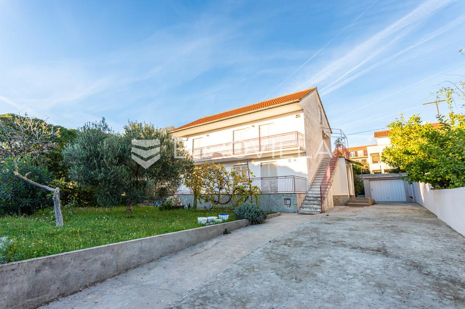 Hvar, Stari Grad, stan na lijepoj poziciji blizu mora s vrtom - cover