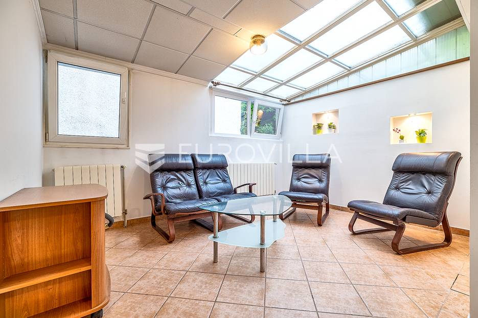 Zagreb, Britanac, trosoban stan u visokom prizemlju NKP 92 m2 - cover