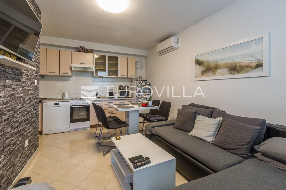 Istra, Rovinj, predivna kuća od 75 m2 u centru grada s pogledom na more - cover