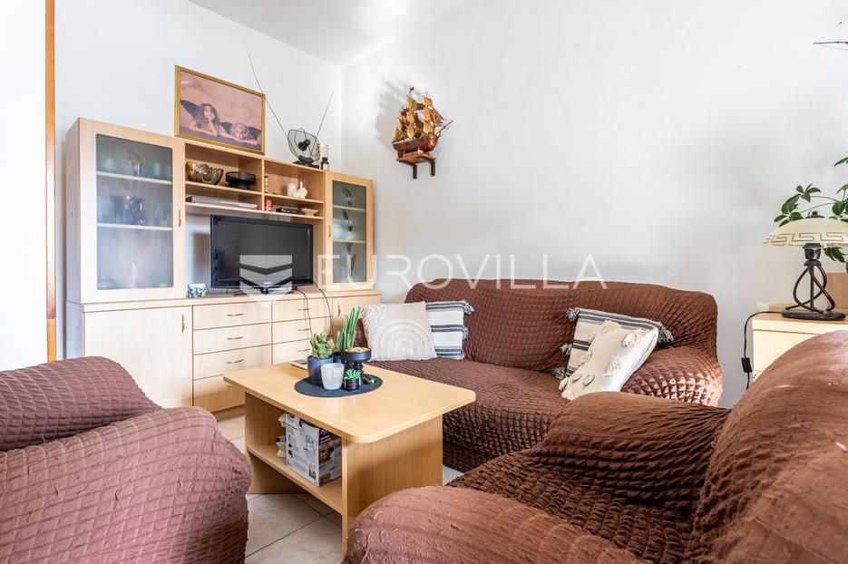 Split, Brda, dvosoban stan - cover