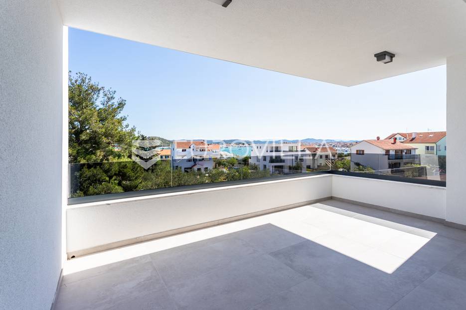 Murter - dvosoban stan s terasom i pogledom na more - cover