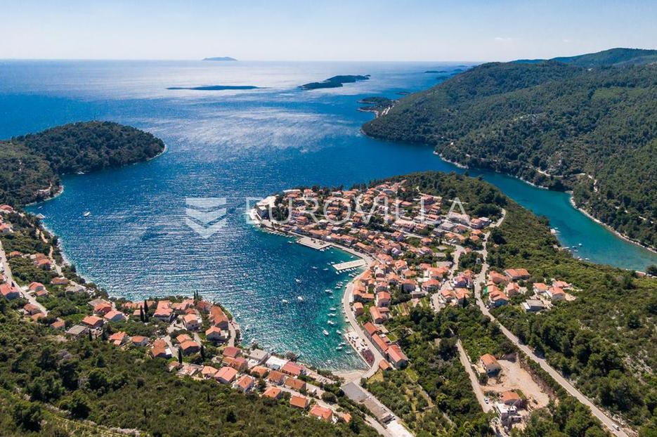 Korčula, Brna, građevinsko zemljište u prvom redu do mora - cover