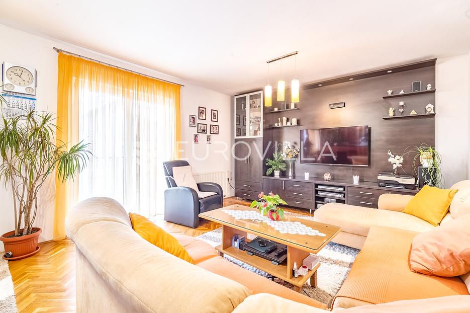 Zagreb, Sesvete funkcionalan četverosoban stan NKP 97 m2 - cover