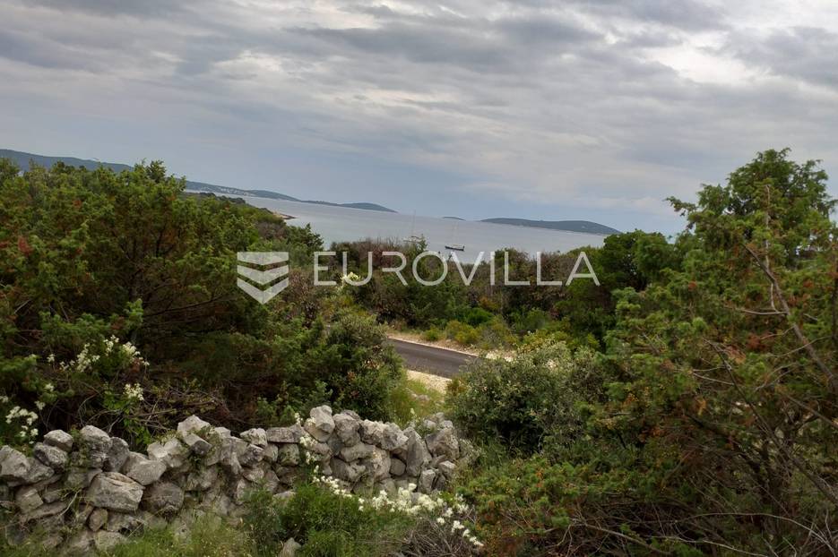 Drvenik Veli, poljoprivredno zemljište u uvali Krknjaši - cover