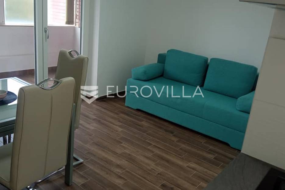 Istra, Pazin, potpuno renoviran dvosoban stan NKP 36 m2 - cover